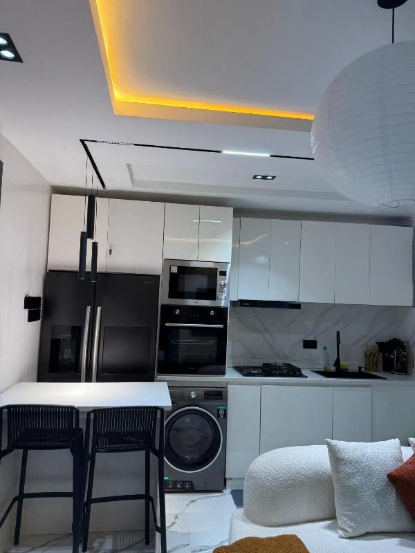 Mex cozy 1 bed at Lekki phase1 - image 10