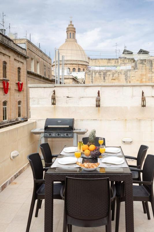 BnBNova - Historic Valletta Penthouse - image 5