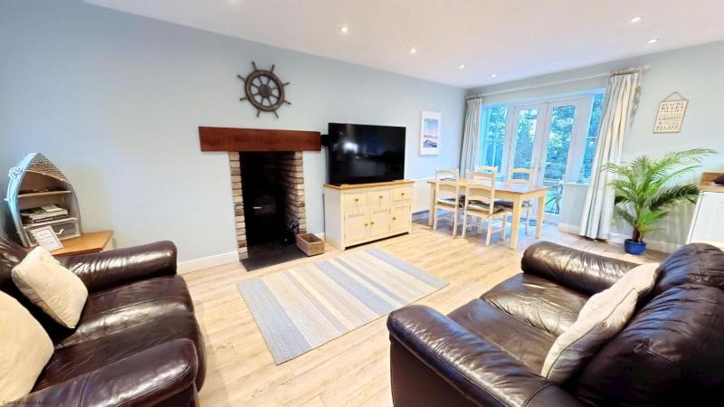 Seashells Cottage - Part of the The Bay Filey Holiday Village with pool gym and direct beach access pub restaurant tennis and meadows walks - image 45