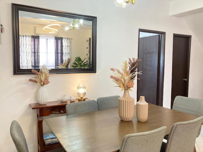 Bahay-Kapehan sa Villa - image 21