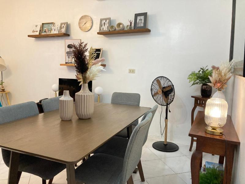 Bahay-Kapehan sa Villa - image 18