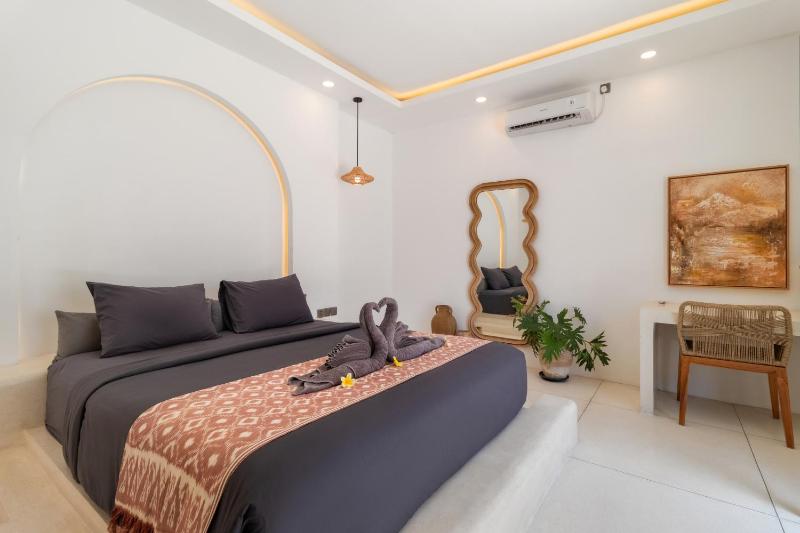 Spacious 2BR Pool Villa in Relaxed Canggu - image 27