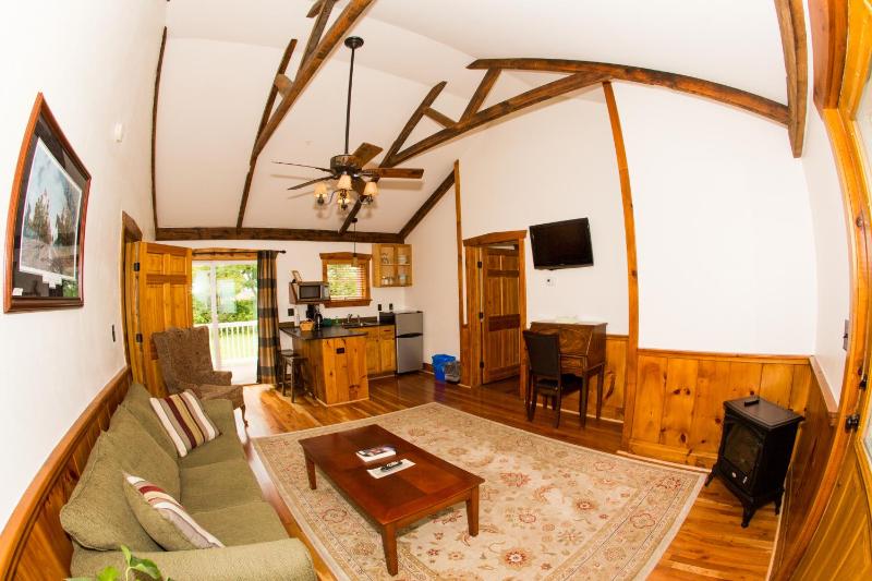Premier Queen Suite image 3