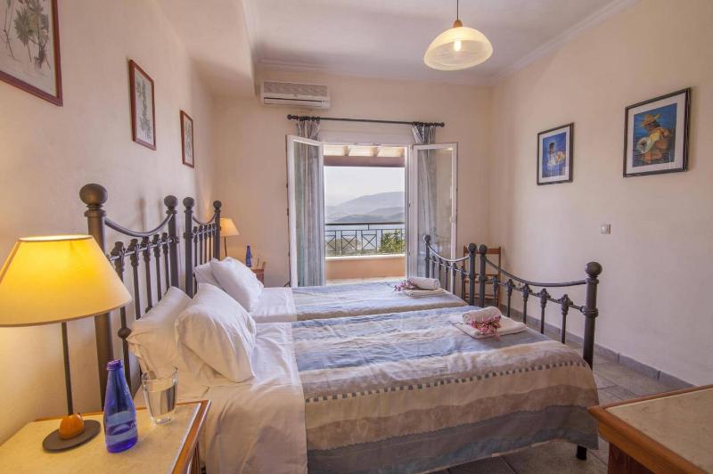 Villa Serpa by Villa Plus - image 3