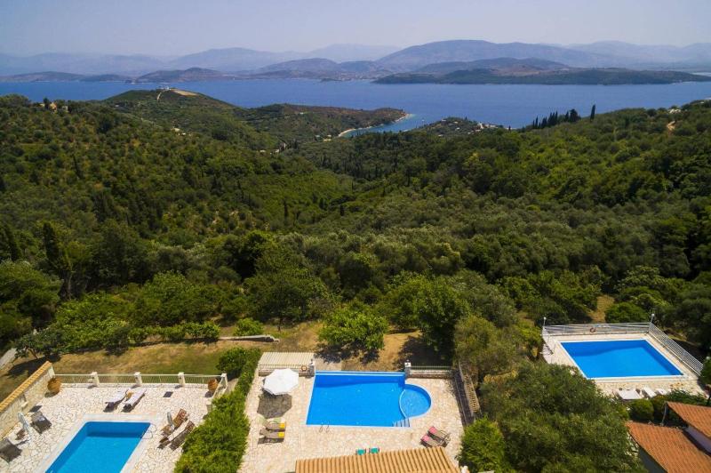 Villa Serpa by Villa Plus - image 20