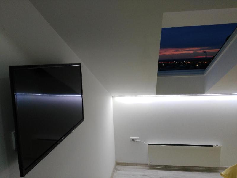 One-Bedroom Apartment image 3