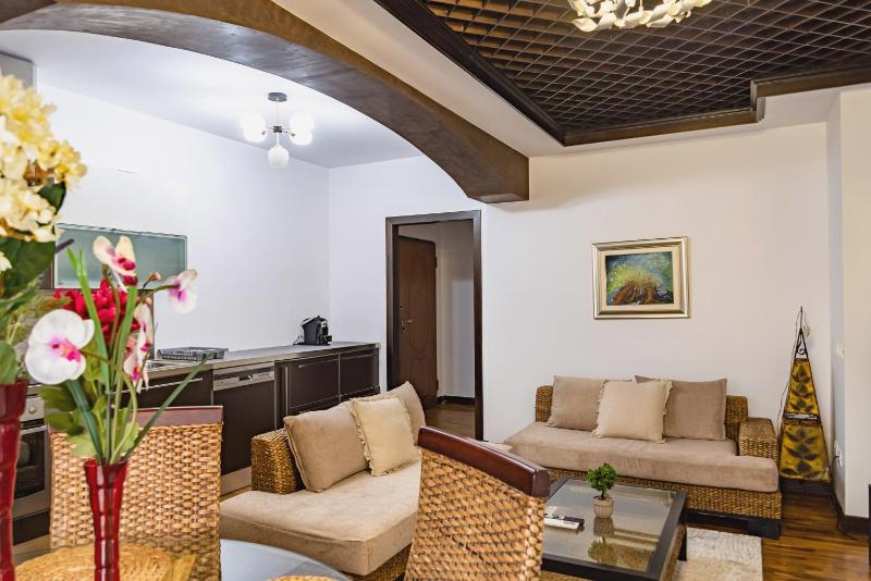 Central Blloku 2 bedroom Apartment - image 16