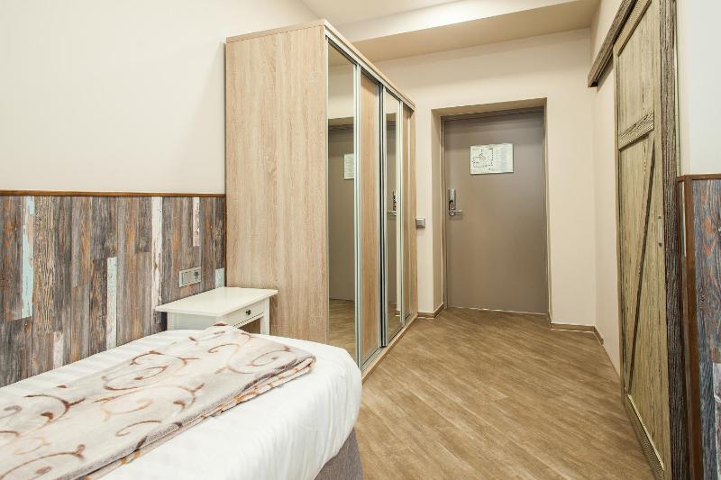 Twin Room - Disability Access image 2