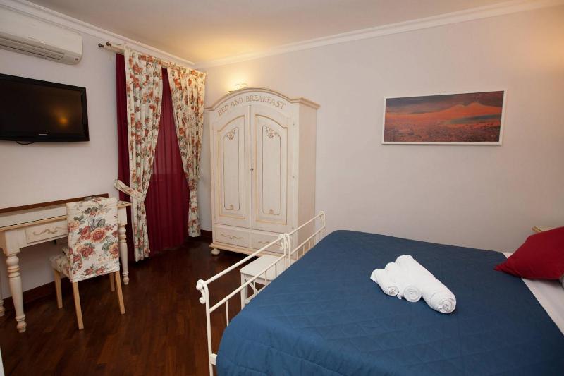Single Room image 1