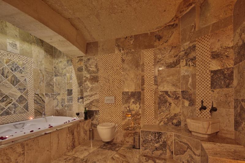 Family  Cave Room (4 Adults) image 3