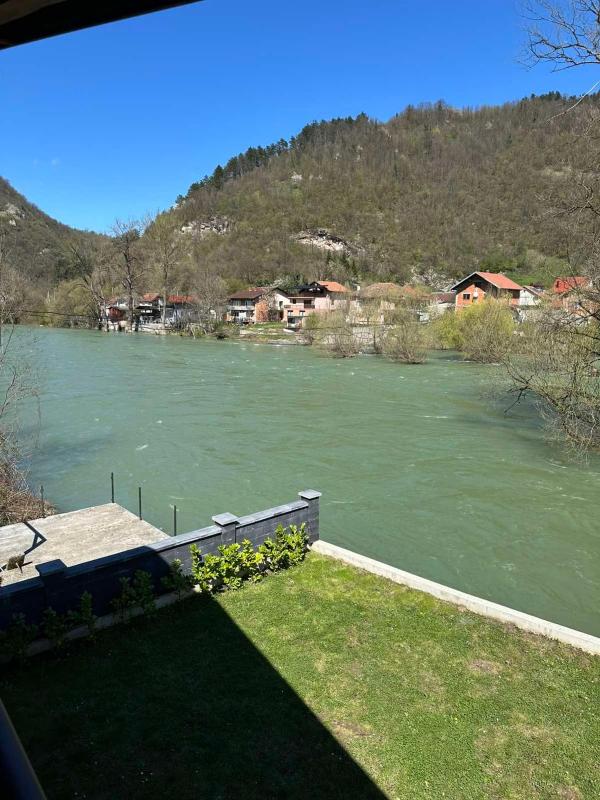 Vrbas Apartment with Private Beach - Banja Luka - image 10