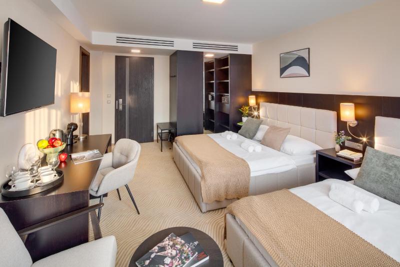 Wenceslas Hotel & Apartments - image 3
