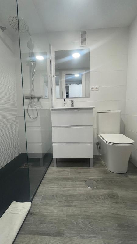 Cozy Studio in Malaga with Extra Beds - image 12