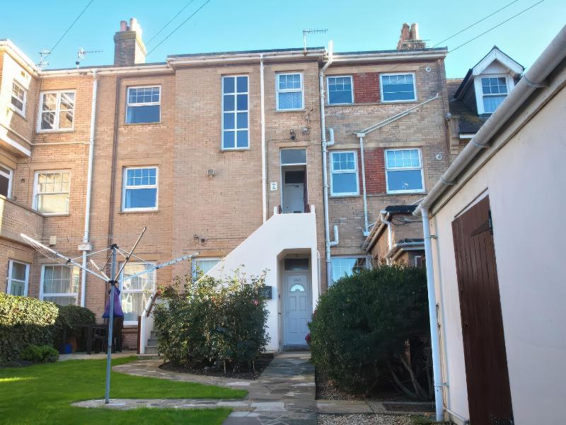 Weymouth Bay Apartment C - image 25