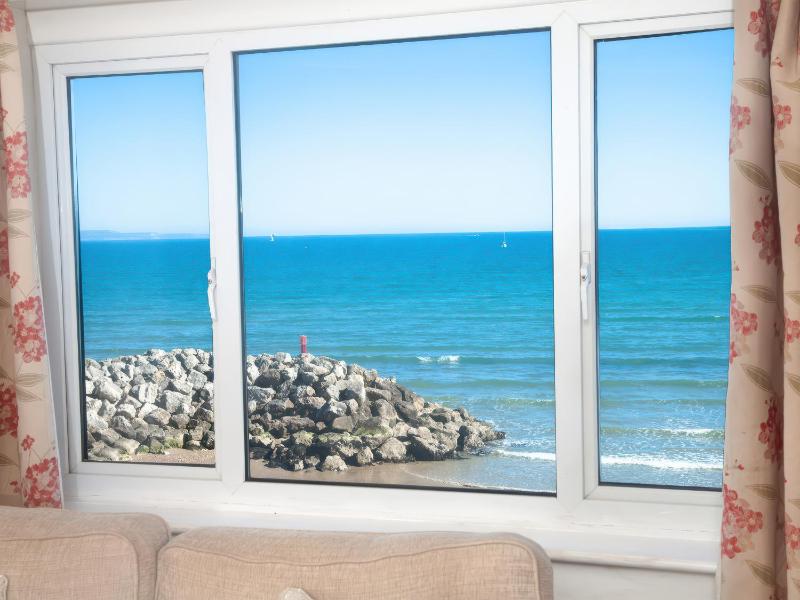 Weymouth Bay Apartment C - image 29