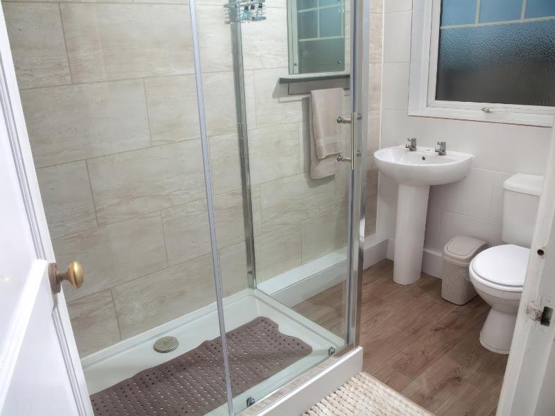 Weymouth Bay Apartment C - image 15