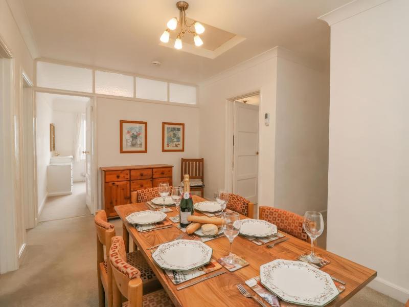 Weymouth Bay Apartment C - image 17