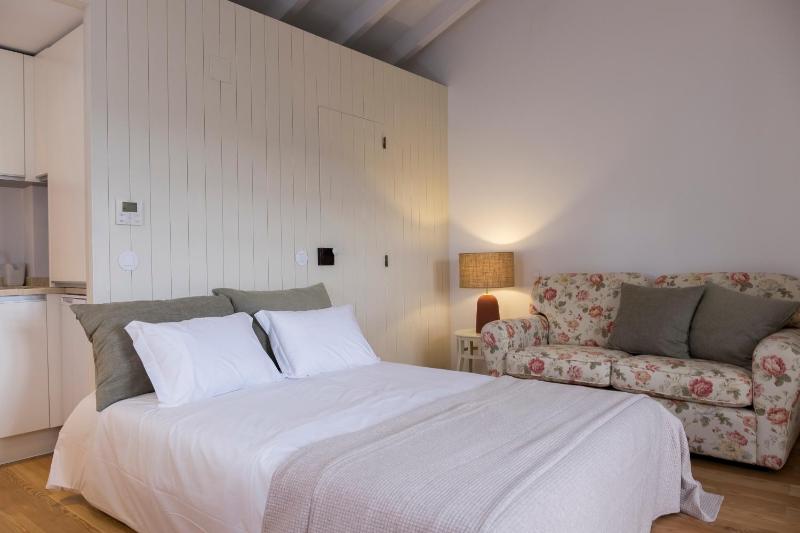 One-Bedroom House image 2
