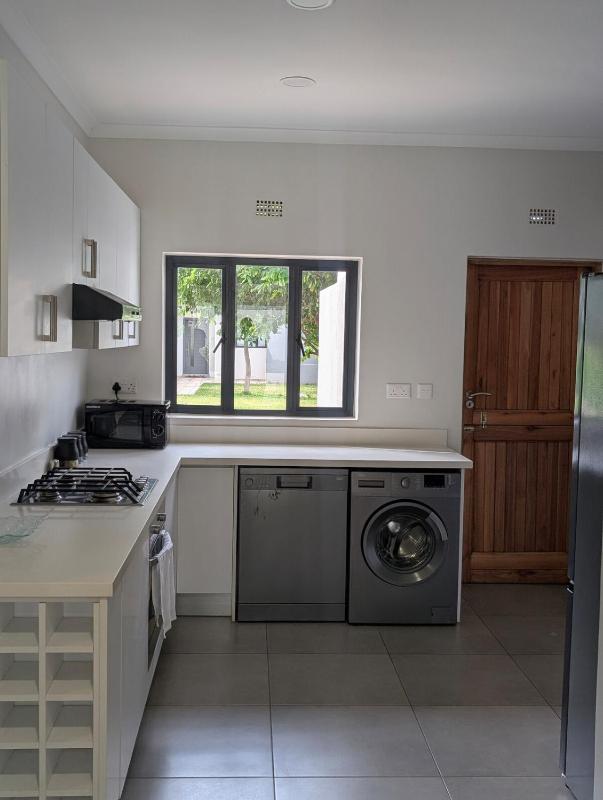 Victoria Falls Modern 3 Bed Villa Private Pool - image 11