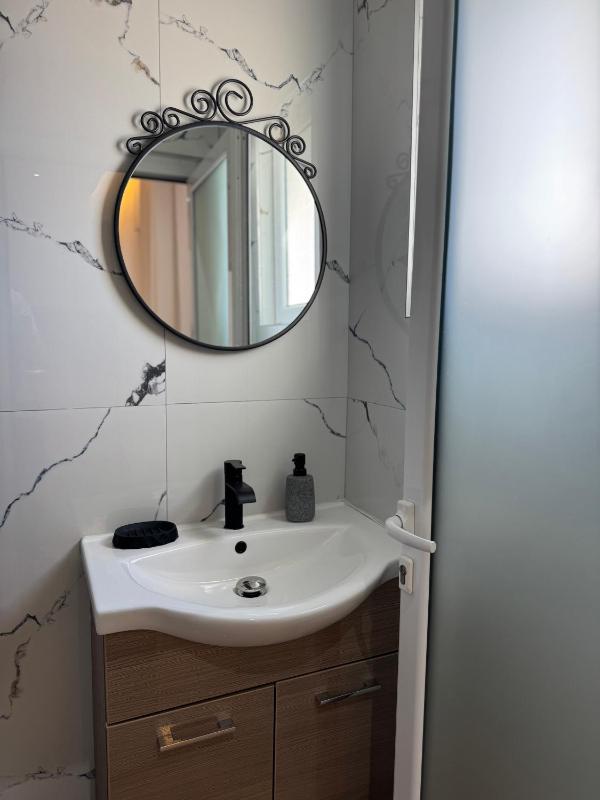 Luxury Ksamil Apartments - image 16