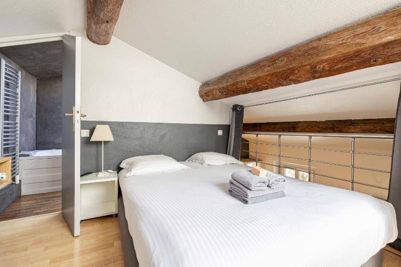 18 RIOUFFE - Rare 2-bedroom apartment 50m from the Croisette - image 9
