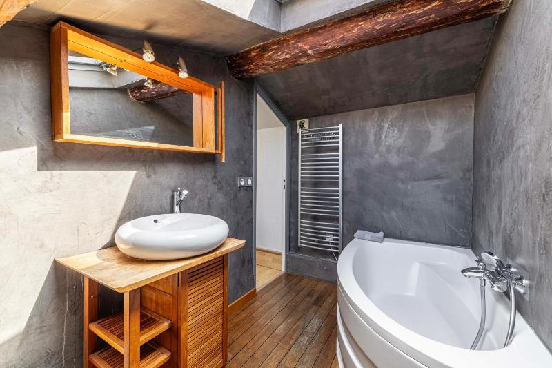 18 RIOUFFE - Rare 2-bedroom apartment 50m from the Croisette - image 10