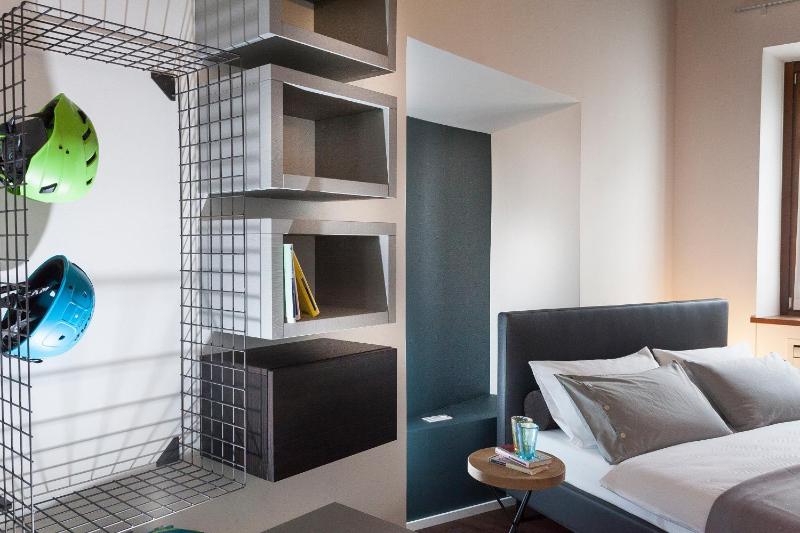 Deluxe Double Room with Bath image 3