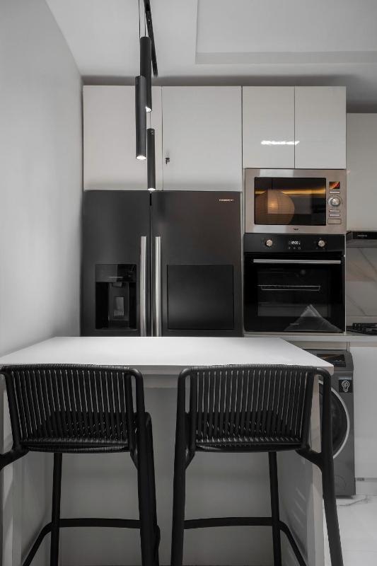 Mex cozy 1 bed at Lekki phase1 - image 9