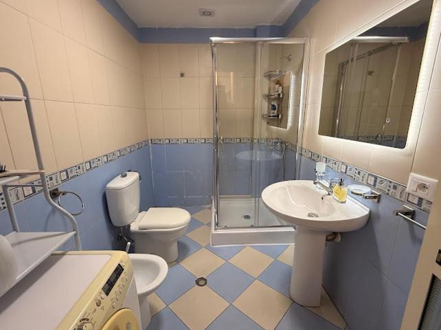Bogdani Apartment - image 9