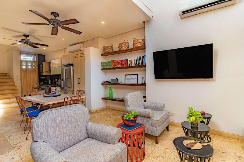 Dream Villa with Pool & Jacuzzi in Ciudad Amurallada - image 10