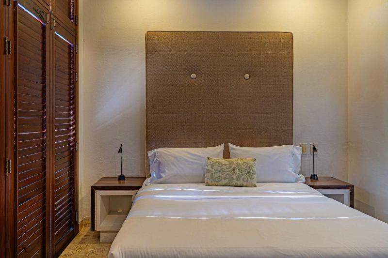Dream Villa with Pool & Jacuzzi in Ciudad Amurallada - image 11