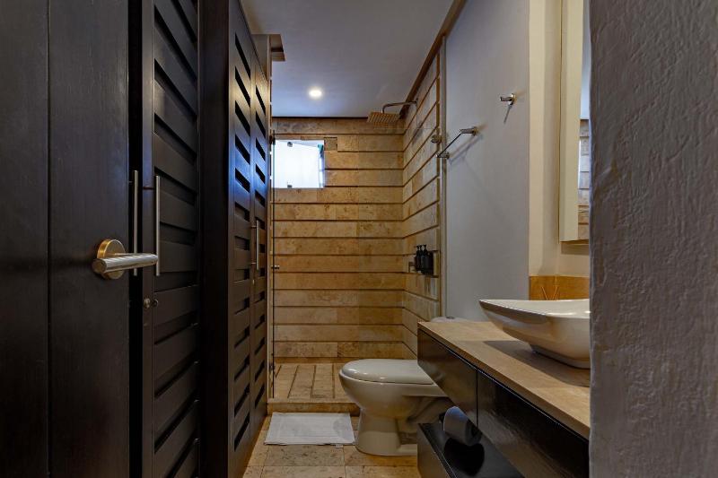 Dream Villa with Pool & Jacuzzi in Ciudad Amurallada - image 4