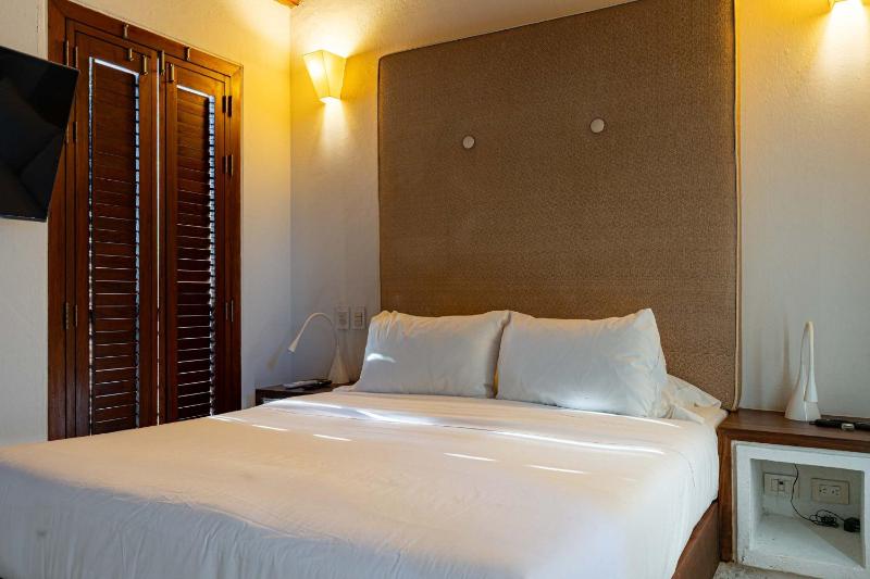 Dream Villa with Pool & Jacuzzi in Ciudad Amurallada - image 7