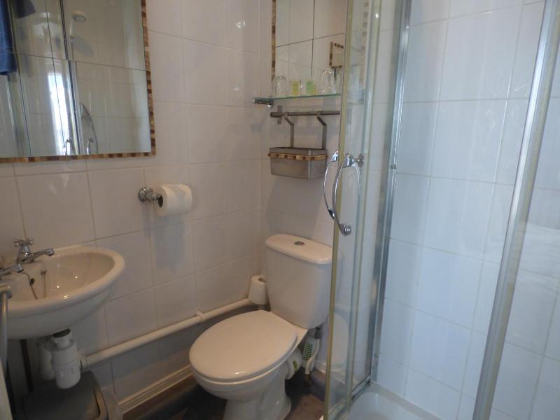 Small Double Room with Shower  image 4
