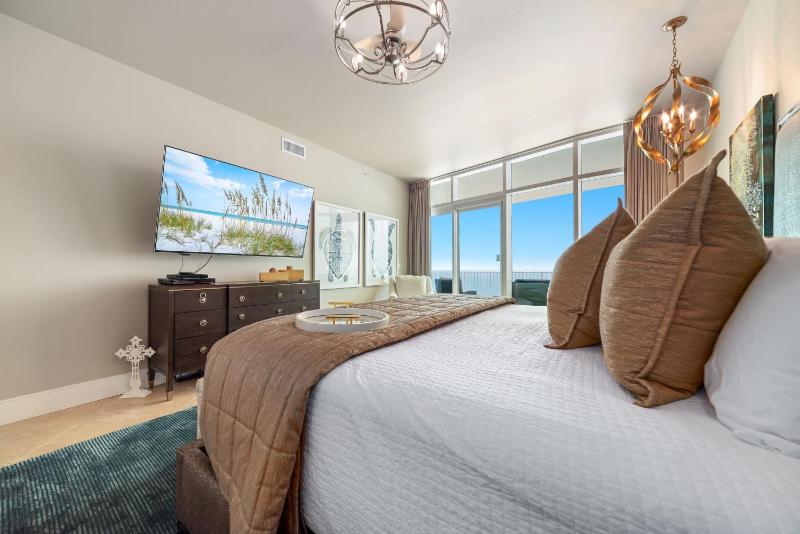 Turquoise Place Unit 2407C - image 24