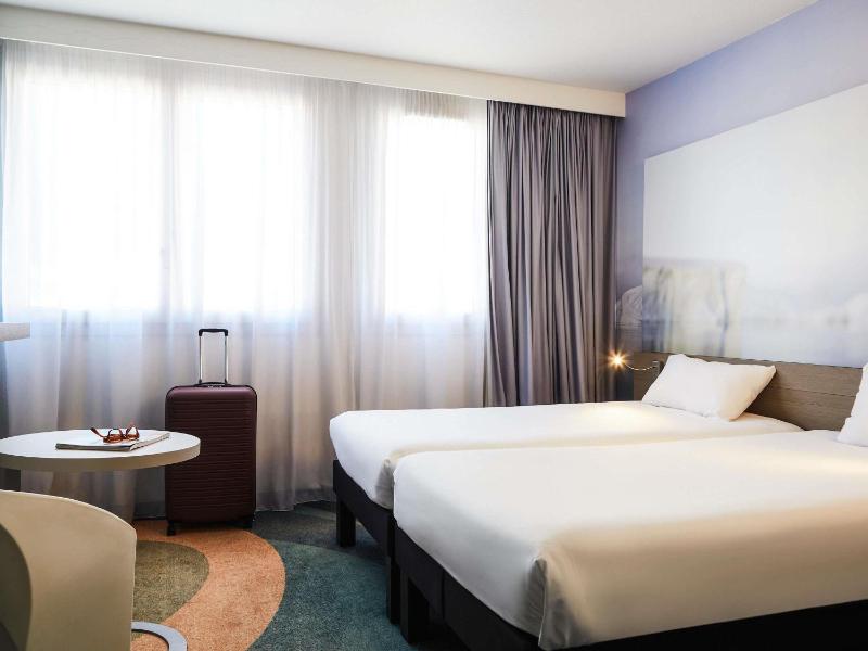 ibis Styles Toulon Centre Port - image 35