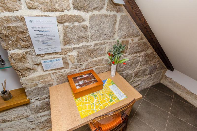 Apartment and Rooms Desideria - image 11