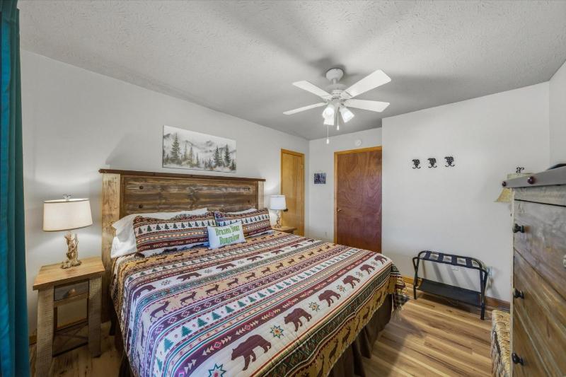 529 Reba Cabin - image 9
