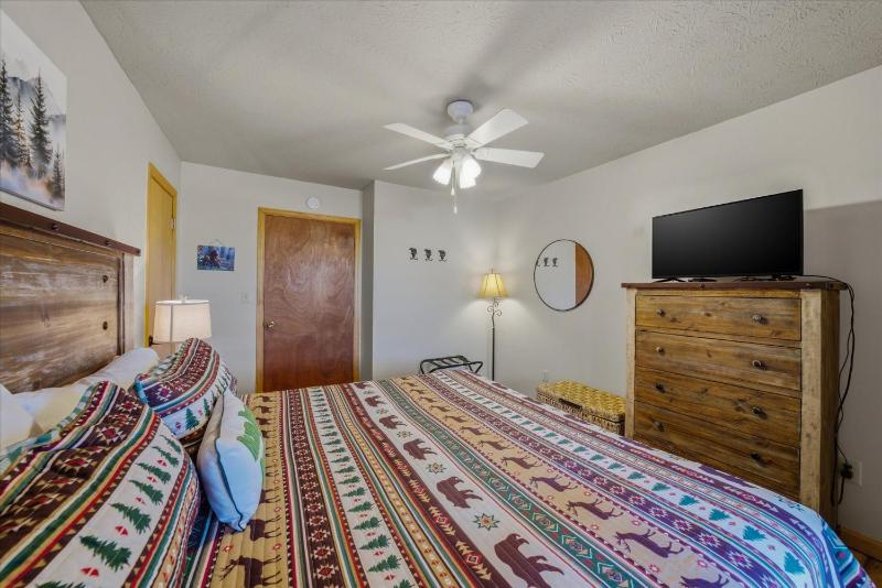 529 Reba Cabin - image 24