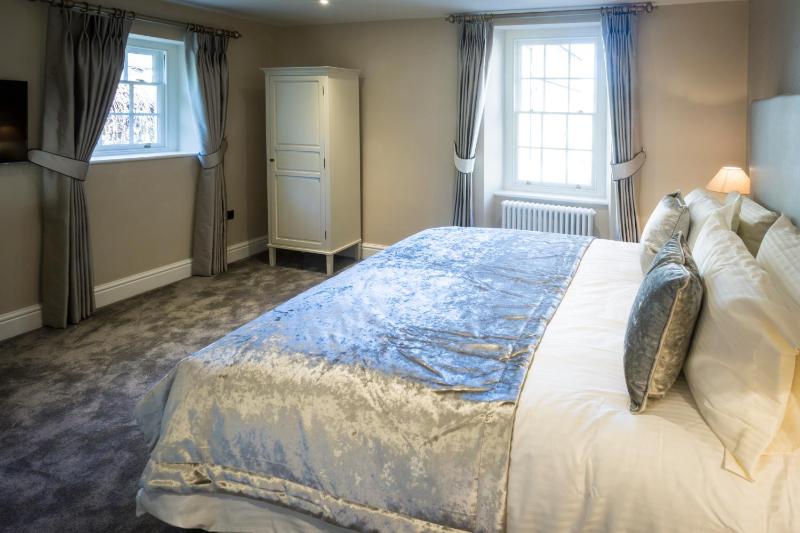 Executive Double or Twin Room - Town House image 4