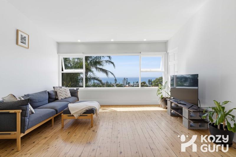 KozyGuru | Manly | Top-Floor Panoramic Seaview Gem - image 10