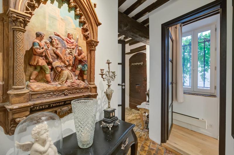 Maison Sans Delai with Sea View Terrace - Happy Rentals - image 12