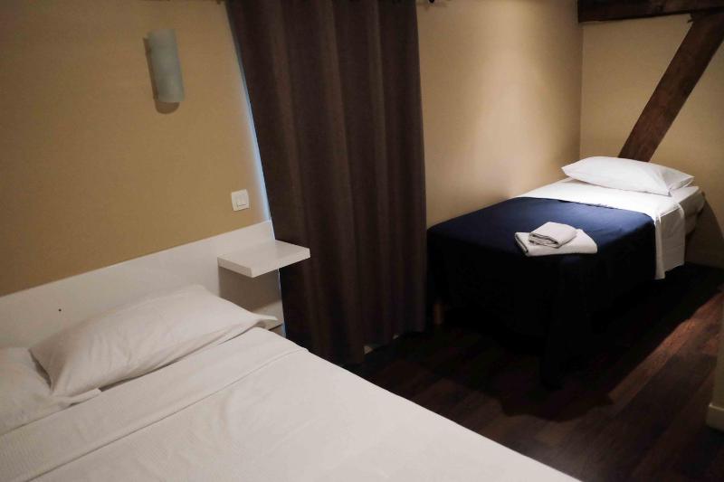 Classic Triple Room image 2
