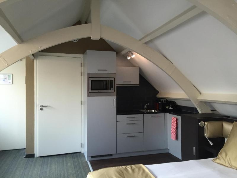 Golden Mansion Apartment Hotel - image 16