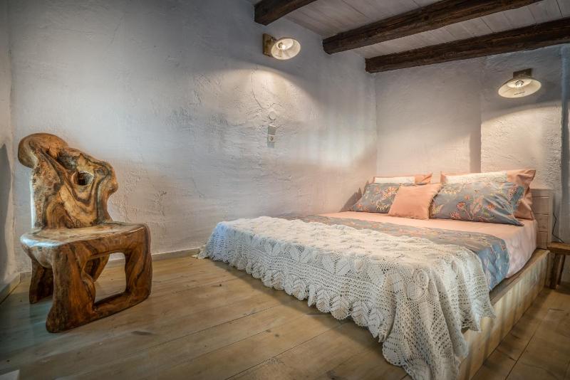 One-Bedroom Suite with Sea View image 4