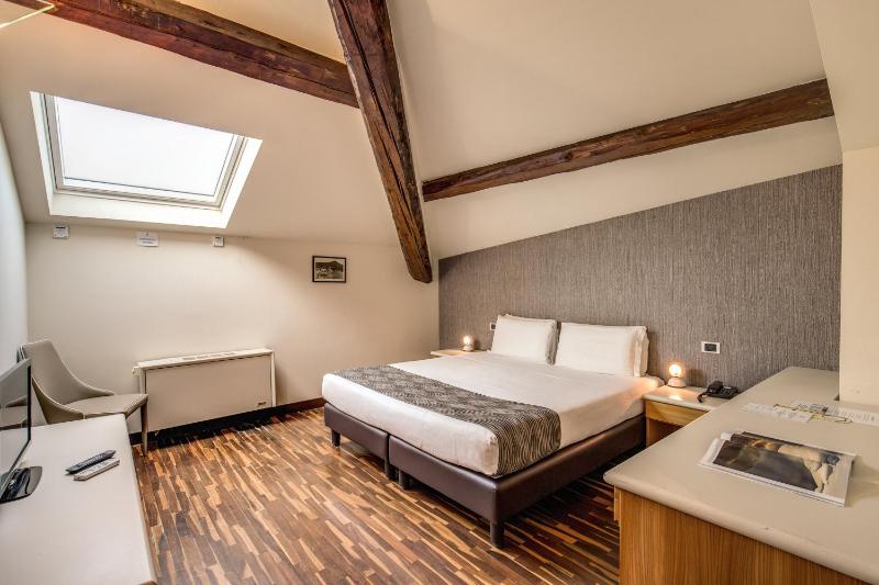 Double or Twin Room - Attic image 1
