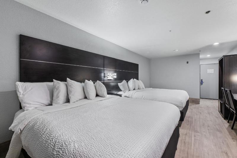 Baymont by Wyndham San Antonio Downtown - image 16