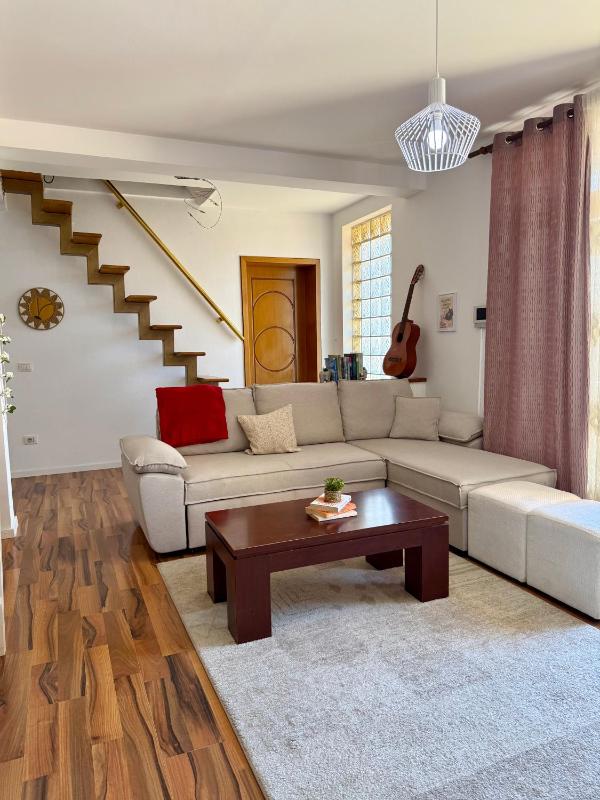 Valentino Villa - image 1