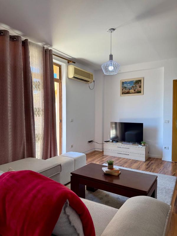 Valentino Villa - image 16