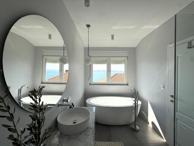 Apartment Beachfront Petar - image 9